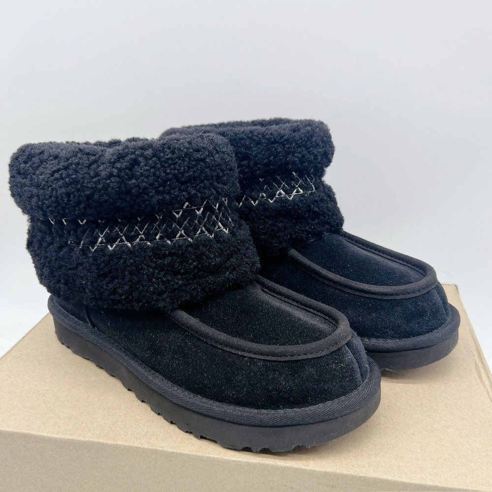 UGG Classic Mini Braid Sheepskin Ankle Boots Fur Black Womens US 5 EU 36 - Picture 3 of 12